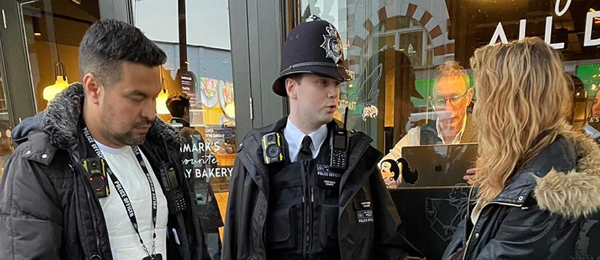 MET Chiswick Acton Police Chiswick High Road Shoplifters Arrest