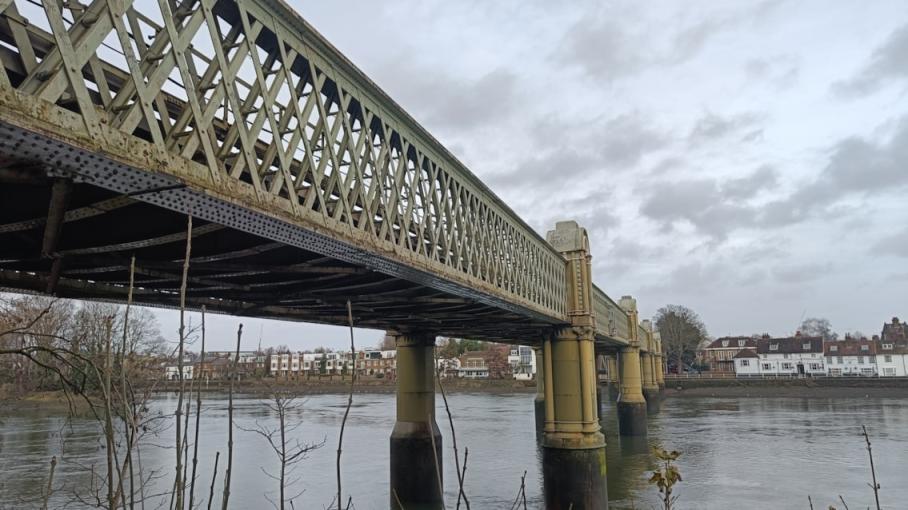 Kew Railway Bridge Repairs Disrupt Services Until Early October